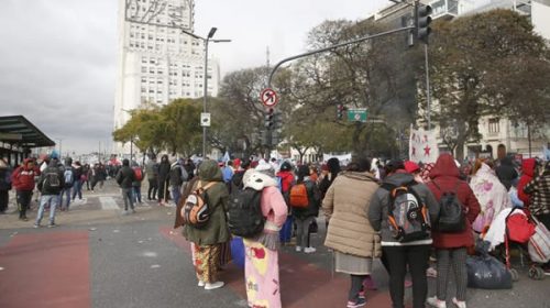 Levantaron las carpas de la 9 de Julio pero van volver la próxima semana