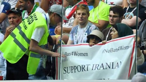 Mujer iraní se quemó viva tras ser condenada por ver un partido de fútbol