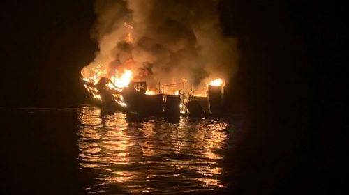 Incendio de barco con turistas, 34 muertos