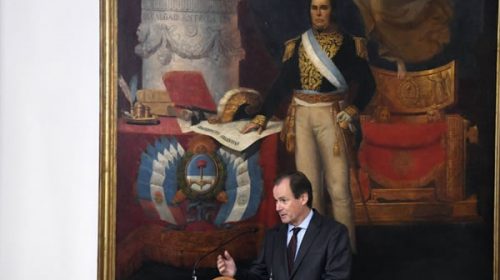 Bordet garantizó el cumplimiento “de todas las obligaciones”, pese al impacto de las medidas nacionales