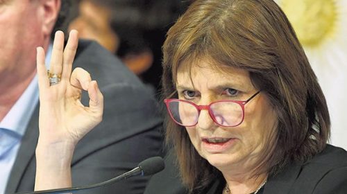 Patricia Bullrich: “Si pasan hambre, tienen los comedores”