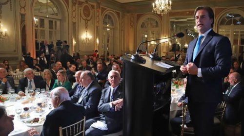 Lacalle Pou se distancia de Macri y tiende un puente con Alberto F. marcando diferencias