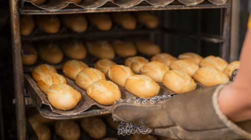 Panaderos llaman a no comprar a los molinos que facturan en dólares