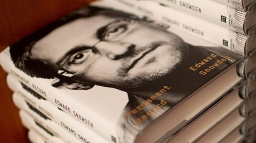 El gobierno de Trump demandó a Ed Snowden
