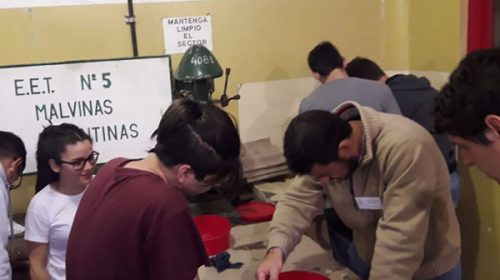 Estudiantes de escuelas técnicas fabricaron receptores de aros magnéticos
