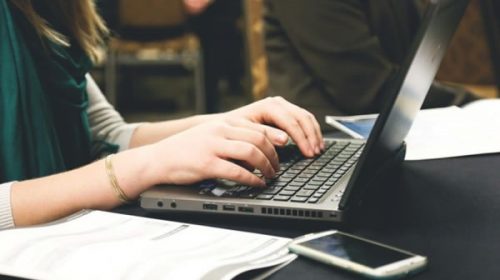 Comenzó el trámite online para becas secundarias