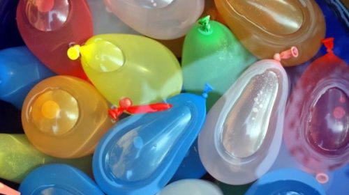 Tras 70 años de historia, cierra la fábrica de las bombitas de agua Bombucha