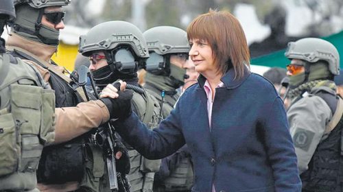 Insólito: Bullrich creó una “unidad” especial para investigar funerales con “tiros”