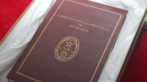 Se aprobó la semana para estudiar en las escuelas la Constitución Entrerriana