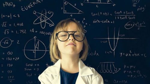 En un fallo inédito, la justicia entrerriana le dio por aprobado el secundario a una chica superdotada