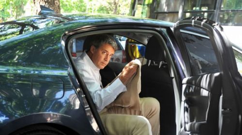 Afip: dos arrepentidos complicarían judicialmente a Prat Gay