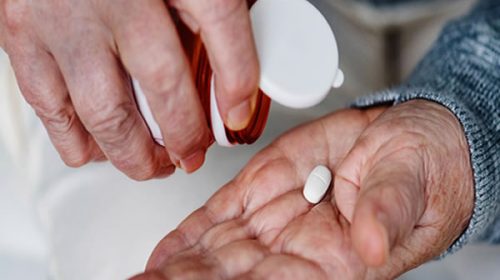 Los principales medicamentos para adultos mayores aumentaron casi 9 % en octubre