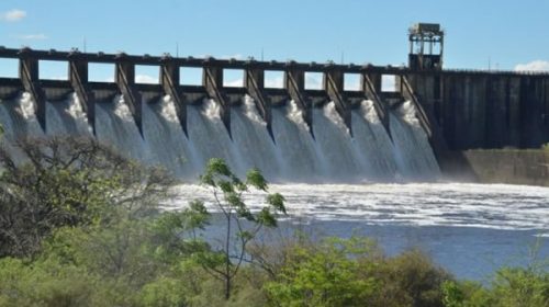 El caudal que ingresa a Salto Grande está entre los mínimos históricos y apenas se usan 2 de las 14 turbinas