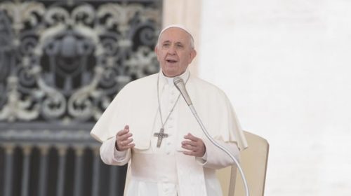 Papa Francisco: “Nunca habrá paz verdadera sin un sistema económico más justo”