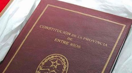 Desde este año es obligatoria la lectura de la Constitución provincial en las escuelas secundarias