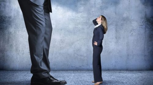 Desigualdad total: 22 hombres más ricos que 325 millones de mujeres