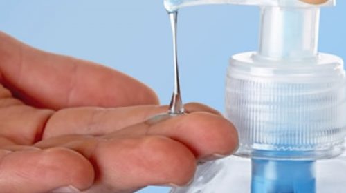 Farmacias ya fabrican alcohol en gel a precios bajos