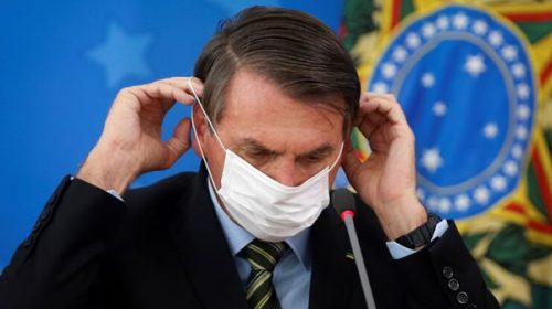 Bolsonaro dio marcha atrás: anuló la autorización a no pagar sueldos por cuatro meses