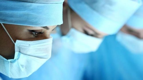 Se multiplican los contagios en hospitales argentinos y preocupa la salud de los médicos