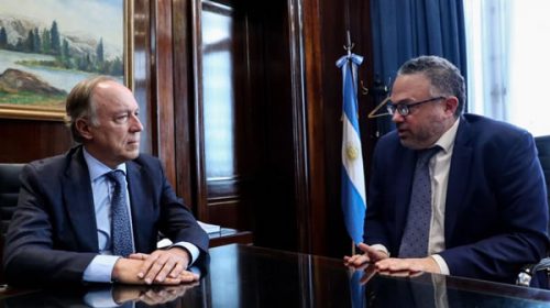 El gobierno convoca a las petroleras