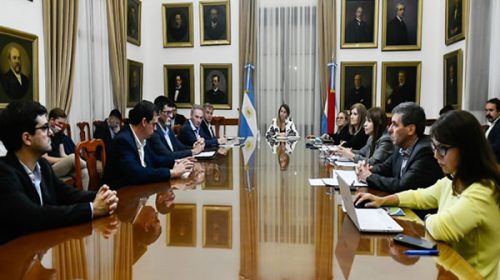 El gobierno recibió a intendentes de Cambiemos en el marco de la emergencia