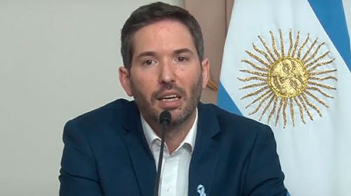 “La vuelta a clases va a ser de manera híbrida”, anunció Müller