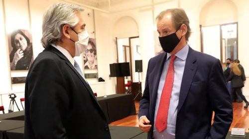 Bordet y Alberto Fernández firmaron un acuerdo para construir viviendas y generar empleo