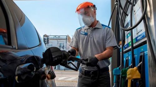 Lanzan un descuento exclusivo en combustibles para el personal de la salud