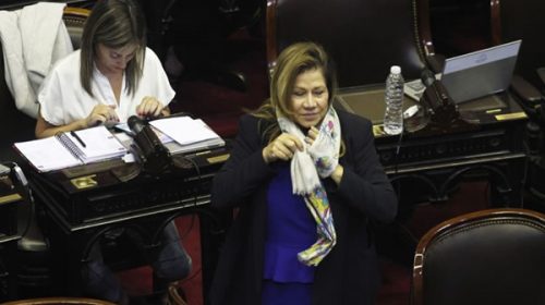 Camaño impulsa una ley para derogar el blanqueo de familiares de funcionarios que permitió Macri