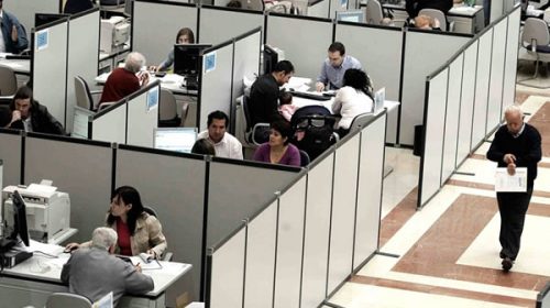 Pagarán en cuotas el medio aguinaldo a estatales con sueldos de más de $80 mil