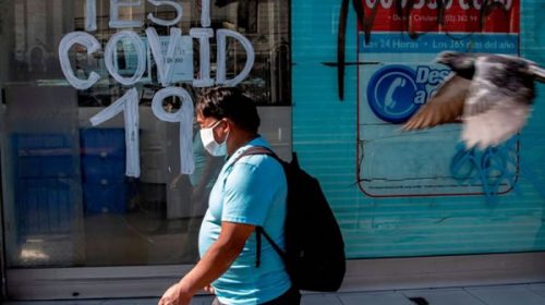 Apenas tres meses de pandemia desmoronan la frágil construcción de la clase media en Chile