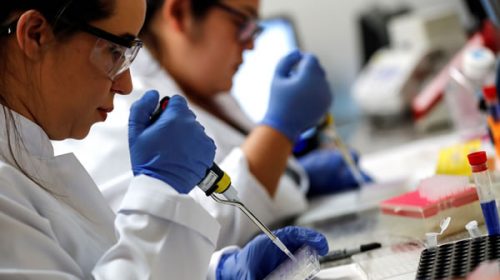 Vacuna contra COVID-19: Moderna va por última fase de prueba