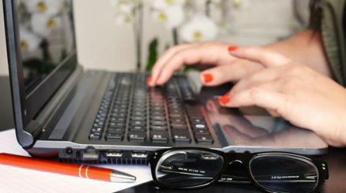 Crédito para que los docentes compren computadoras
