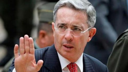 Ordenan la prisión domiciliaria del expresidente colombiano Alvaro Uribe
