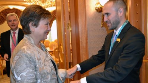 Georgieva respaldó las medidas de Guzmán para estabilizar el dólar