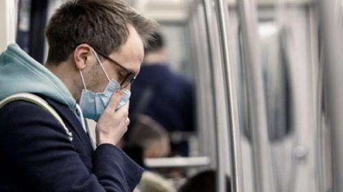 Universidades británicas suspenden clases presenciales por brotes de coronavirus