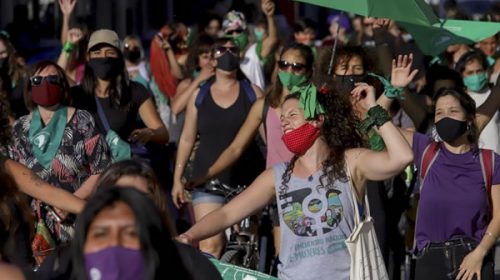Mujeres de todo el país marcharon en apoyo al proyecto de ley de legalización del aborto