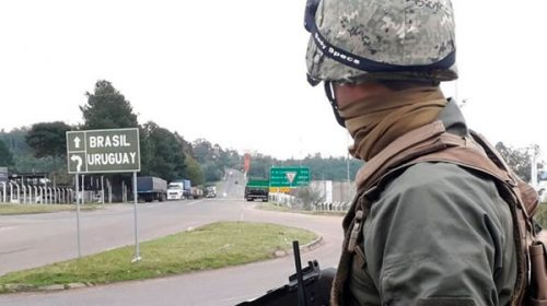 Uruguay cerró todas sus fronteras por el coronavirus y desplegó militares para controlar los pasos desde Argentina y Brasil