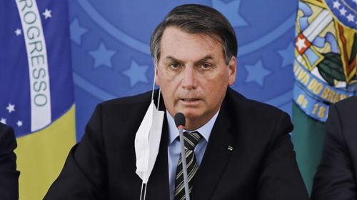Acusan a Jair Bolsonaro de «distorsionar» información sobre la pandemia del coronavirus Acusan a Jair Bolsonaro de «distorsionar» información sobre la pandemia del coronavirus