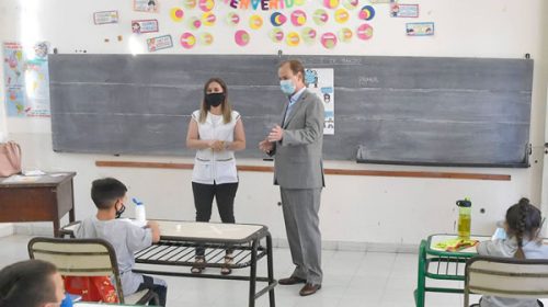 Bordet inauguró el ciclo lectivo: “Pese al paro la presencia de los alumnos está en las aulas” Bordet inauguró el ciclo lectivo: “Pese al paro la presencia de los alumnos está en las aulas”