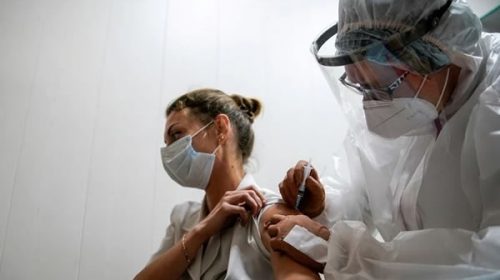 Qué porcentaje de efectividad tienen las vacunas aplicadas en el país luego de la primera dosis