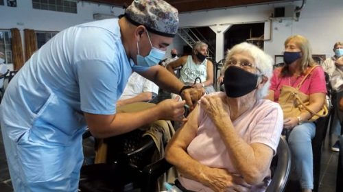 Vacunan contra el Covid a otras 340 personas mayores de 70 años en Chajarí