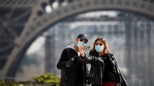 Desde el inicio de la pandemia, 137,2 millones de personas contrajeron coronavirus en el mundo y casi 3 millones fallecieron