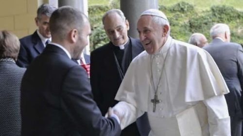 Guzmán visitó al Papa Francisco en el Vaticano
