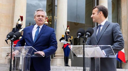 Fernández agradeció a Macron su apoyo a la Argentina en la renegociación de la deuda