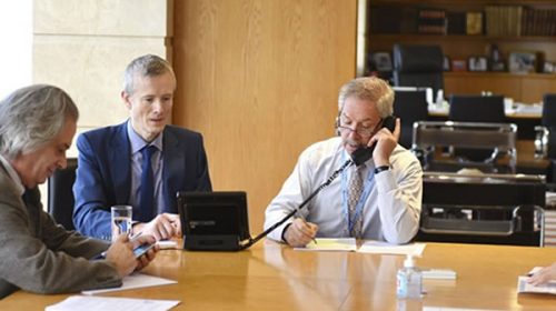 Solá: “Las negociaciones por el acceso a las vacunas no implican un posicionamiento geopolítico”