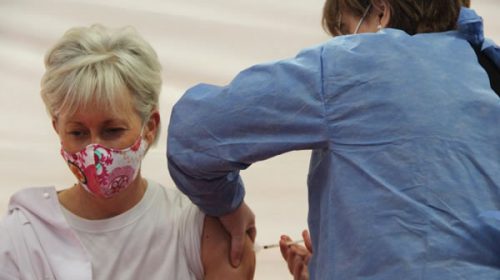 Avanza “con buen ritmo” el plan de vacunación contra el coronavirus en las provincias