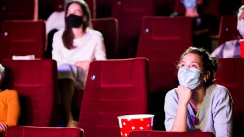 Vuelven los cines, teatros, ceremonias religiosas y actividades culturales