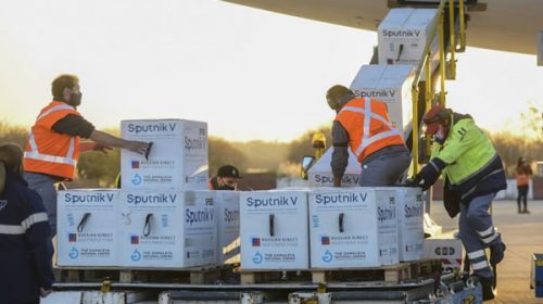 Las provincias reciben entre hoy y mañana casi medio millón de dosis de Sputnik V