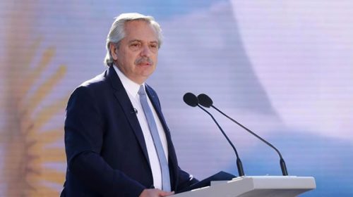 El Presidente anuncia la ampliación de becas a estudiantes universitarios